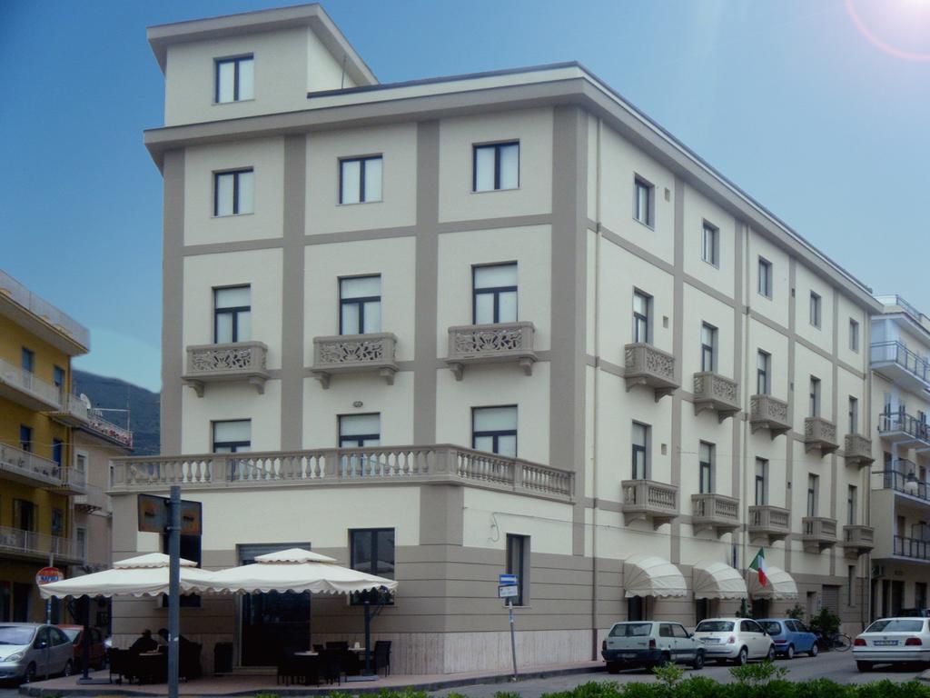Hotel Vittoria Sapri Exterior photo